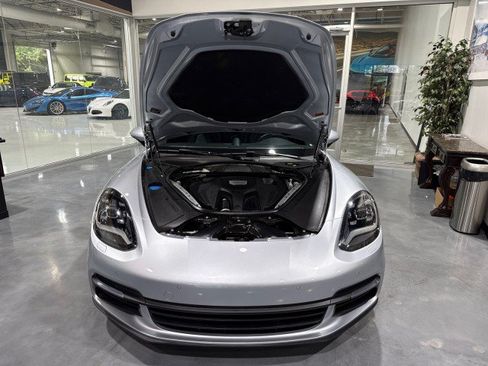 Used 2018 Porsche Panamera RWD image 17