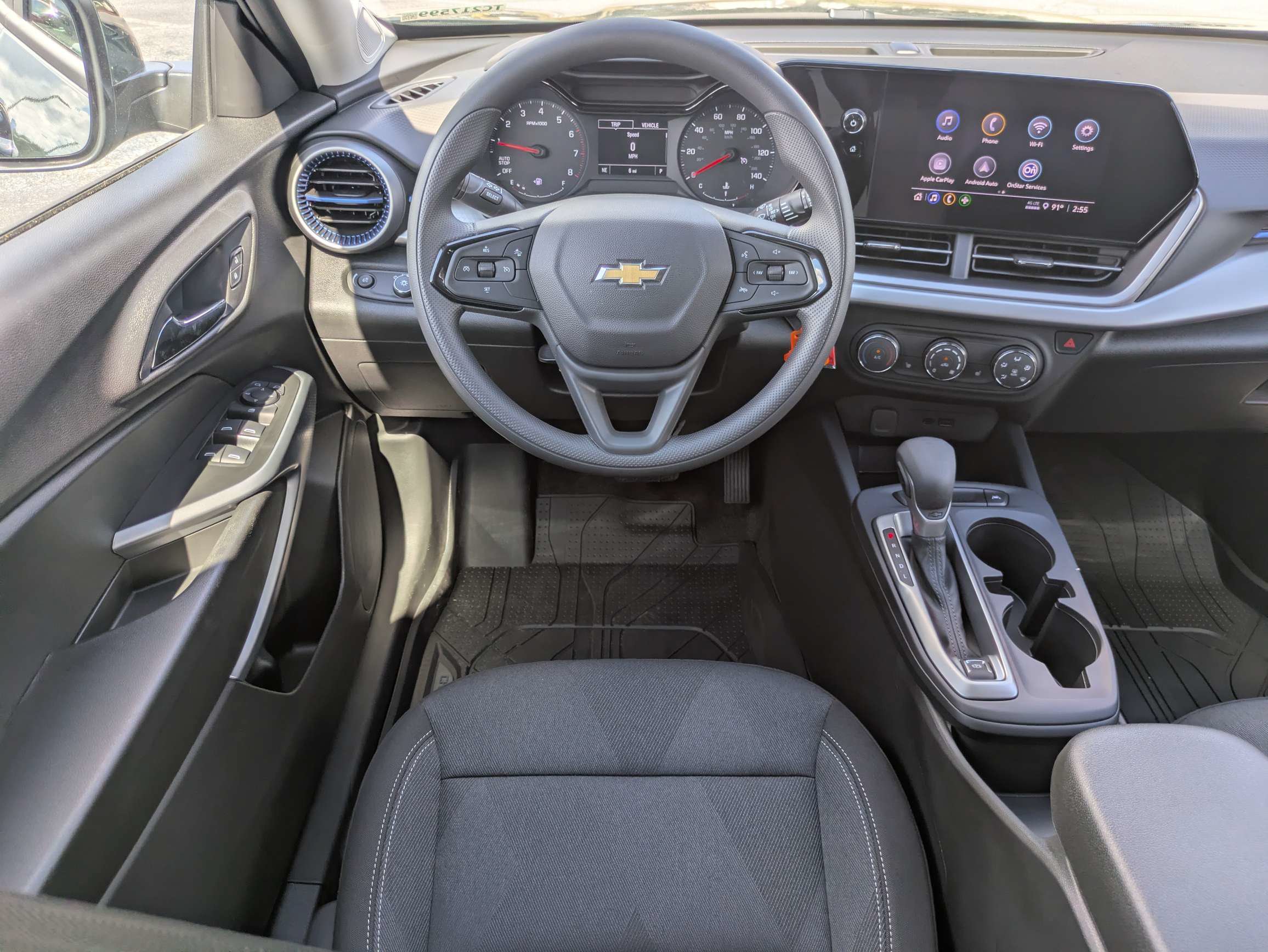New 2026 Chevrolet Trax LS w/ LS Convenience Package FWD image 4