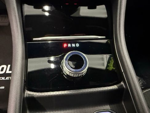 Used 2025 Jeep Grand Cherokee Altitude AWD/4WD image 15
