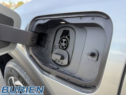 New 2026 Chevrolet Equinox EV LT image 39