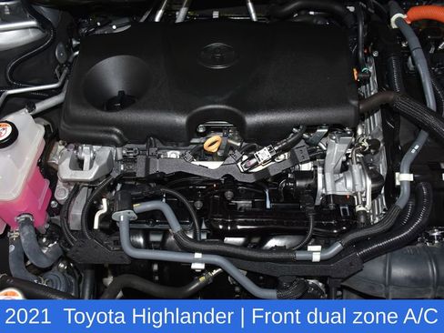 Used 2021 Toyota Highlander XLE image 7