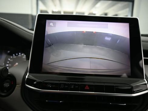 Used 2022 Jeep Compass Limited image 19