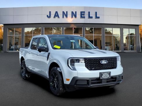 New 2026 Ford Maverick Lariat w/ Black Appearance Package image 2