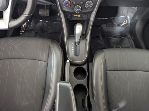 Used 2018 Chevrolet Trax LT w/ Redline Edition FWD image 23