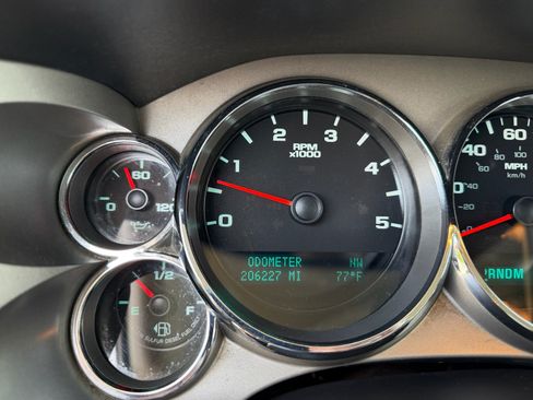 Used 2013 GMC Sierra 2500 SLE w/ SLE Preferred Package AWD/4WD image 19