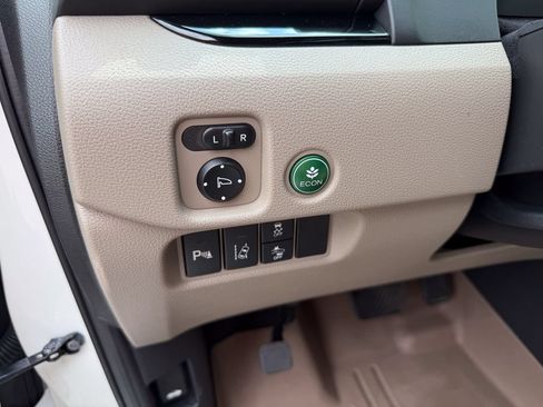Used 2016 Honda Pilot Elite image 11