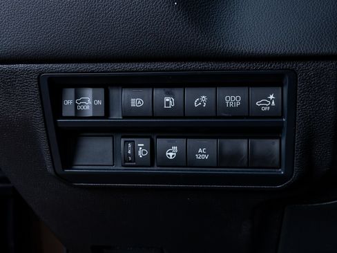 Used 2024 Toyota Sequoia Limited AWD/4WD image 22