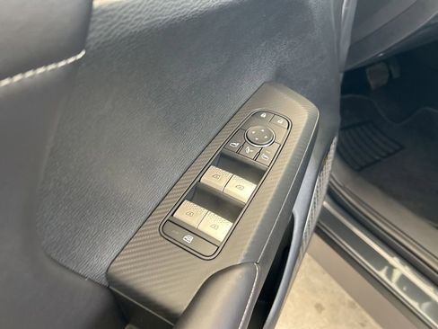 New 2025 Mitsubishi Outlander SE image 36