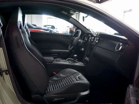 Used 2005 Ford Mustang GT RWD image 24