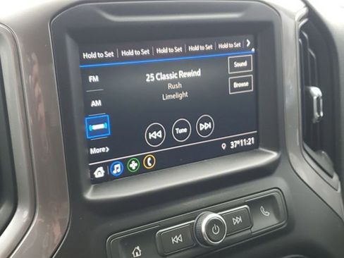 Used 2020 Chevrolet Silverado 2500 Custom w/ Custom Value Package image 15