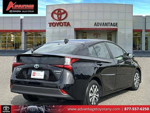 Certified 2022 Toyota Prius XLE image 7