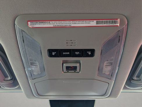 Used 2021 Toyota RAV4 XLE FWD image 22