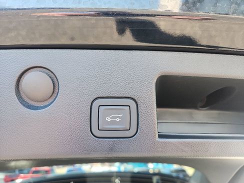 Used 2025 Chevrolet Equinox RS AWD/4WD image 13