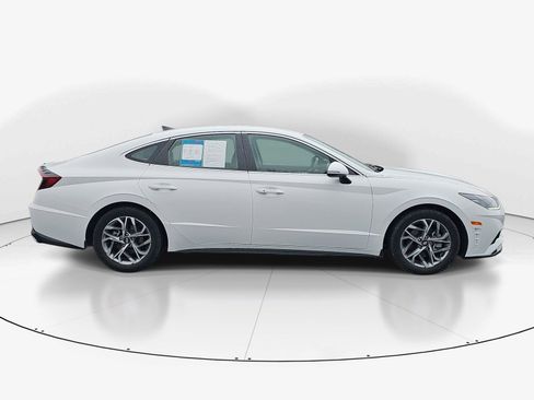 Used 2023 Hyundai Sonata SEL FWD image 2