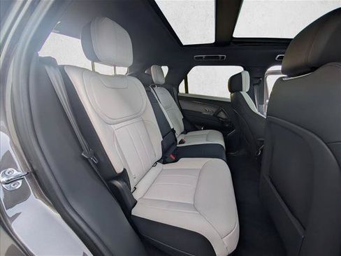 Used 2024 Land Rover Range Rover Sport SE AWD/4WD image 21