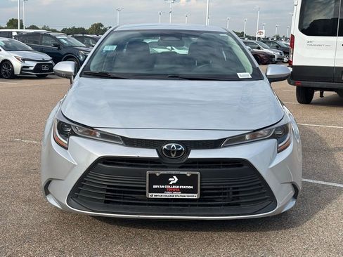 Used 2024 Toyota Corolla LE image 3