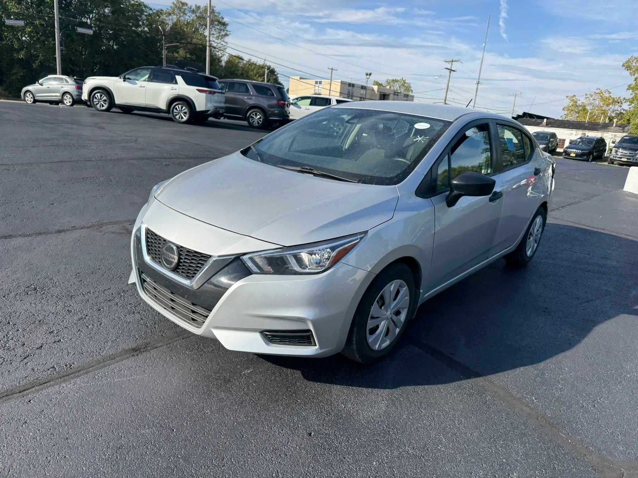 Used 2021 Nissan Versa S FWD image 3