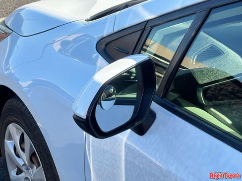 Used 2020 Toyota Corolla LE w/ Carpet Mat Package (TMS) FWD image 9