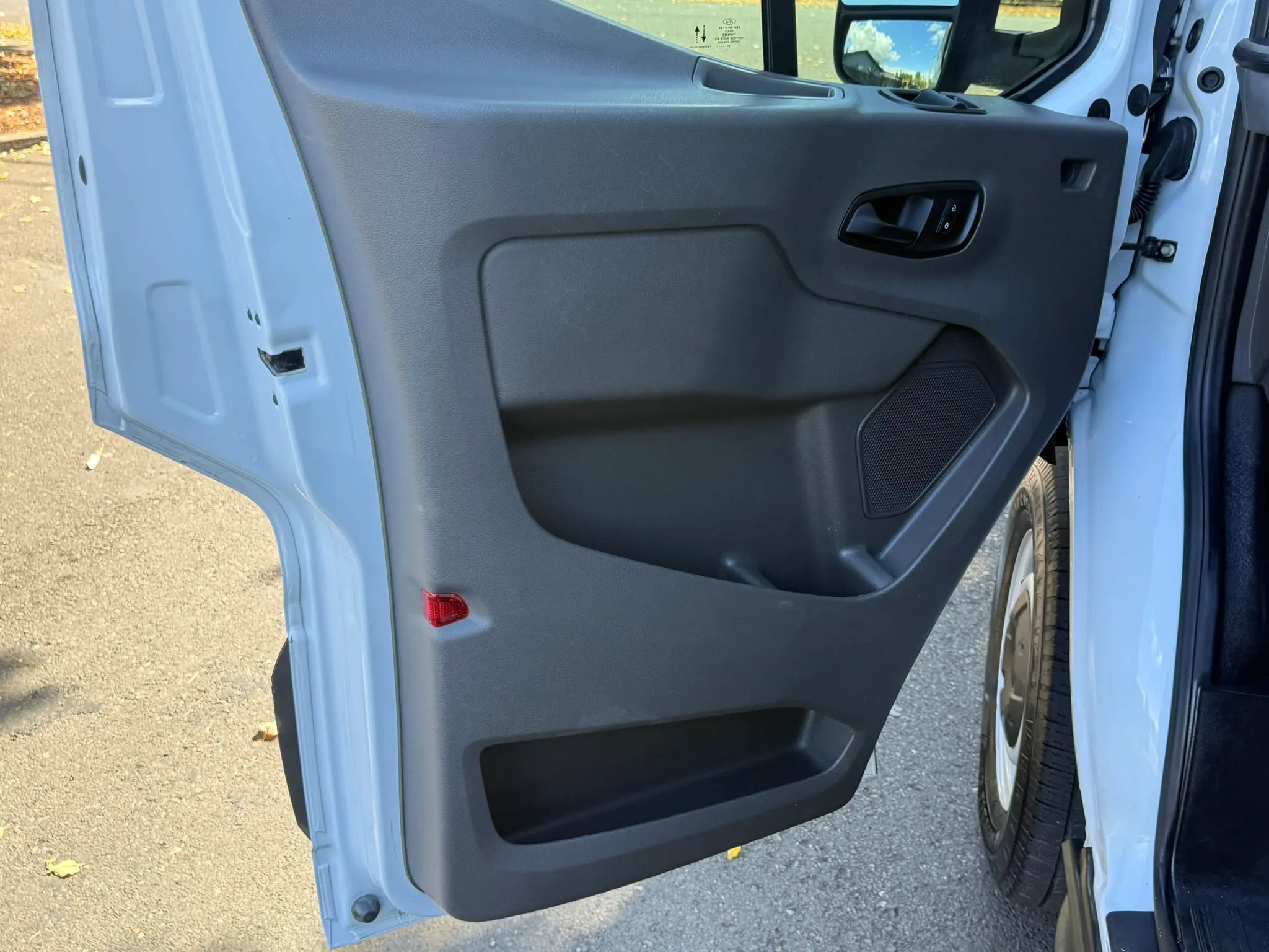 Used 2022 Ford Transit 250 Medium Roof RWD image 21