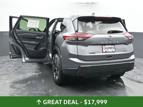 Used 2024 Nissan Rogue SV image 57