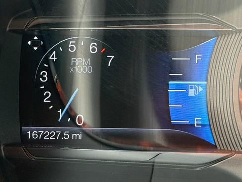 Used 2017 Ford Taurus Limited FWD image 27