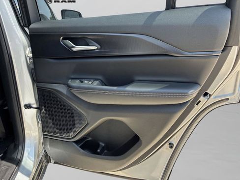 New 2025 Jeep Grand Cherokee Altitude RWD image 24