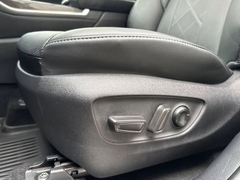 Used 2024 Toyota Highlander Platinum image 14