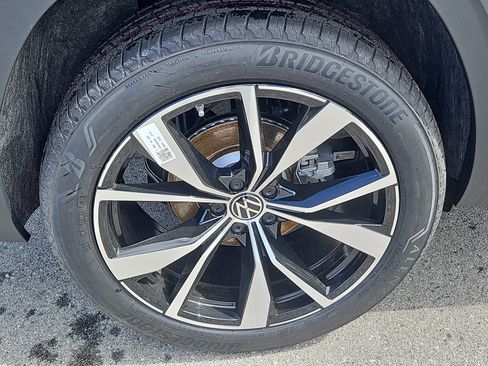 New 2026 Volkswagen Atlas Cross Sport SEL Premium R-Line image 3