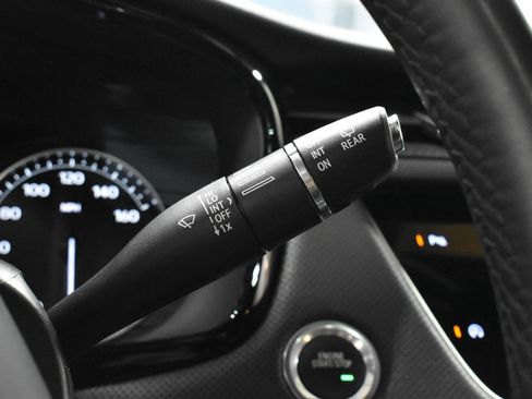 Certified 2025 Cadillac XT6 Luxury image 13