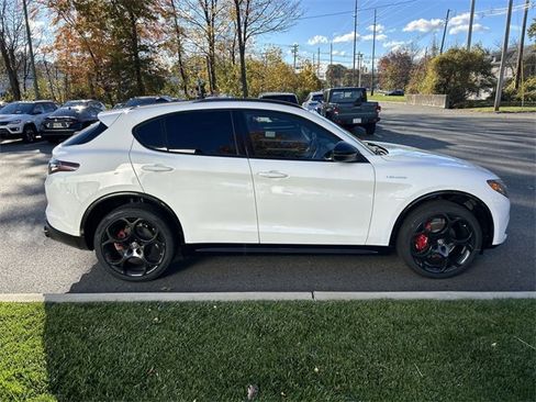 New 2025 Alfa Romeo Stelvio Sprint w/ Veloce Package image 9