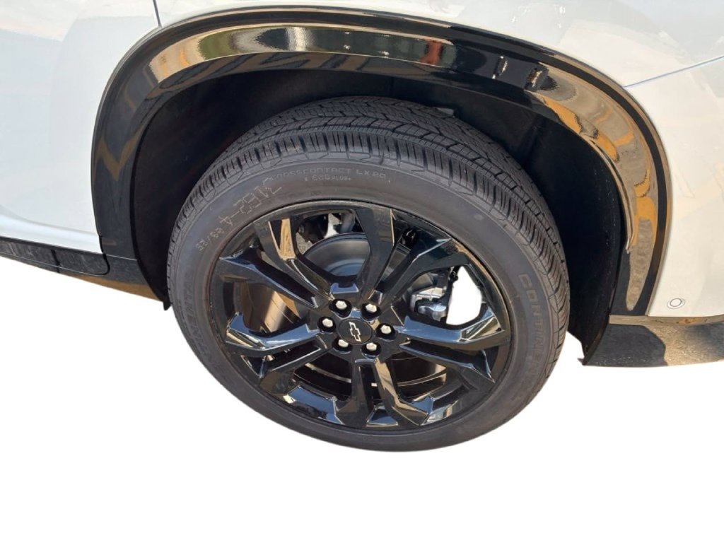 New 2027 Chevrolet Traverse RS w/ LPO, Floor Liner Package FWD image 12