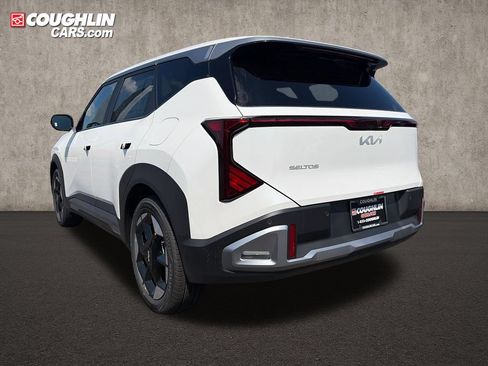 New 2027 Kia Seltos S FWD image 5