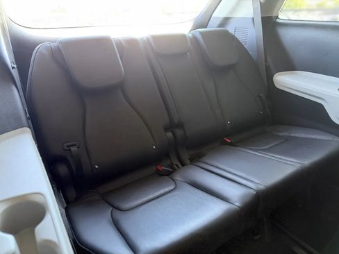 Used 2024 Kia Carnival EX FWD image 19