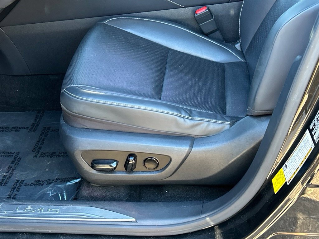 Used 2024 Lexus RX 350 Premium w/ Accessory Package (Z1) FWD image 16