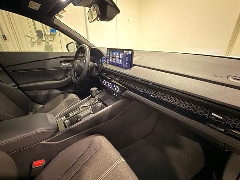 Used 2024 Honda Accord Sport image 31