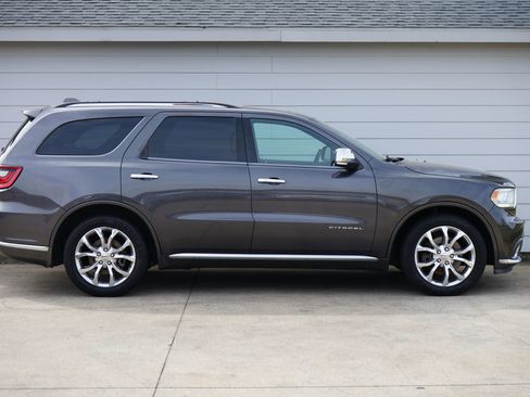 Used 2017 Dodge Durango Citadel w/ Premium Entertainment Group image 2