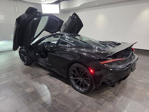 New 2026 McLaren 750S Coupe image 22