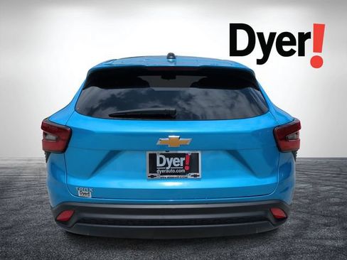 Certified 2025 Chevrolet Trax LS w/ Driver Confidence Package FWD image 5