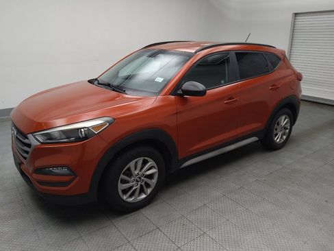 Used 2017 Hyundai Tucson SE w/ SE Popular Package 02 FWD image 2