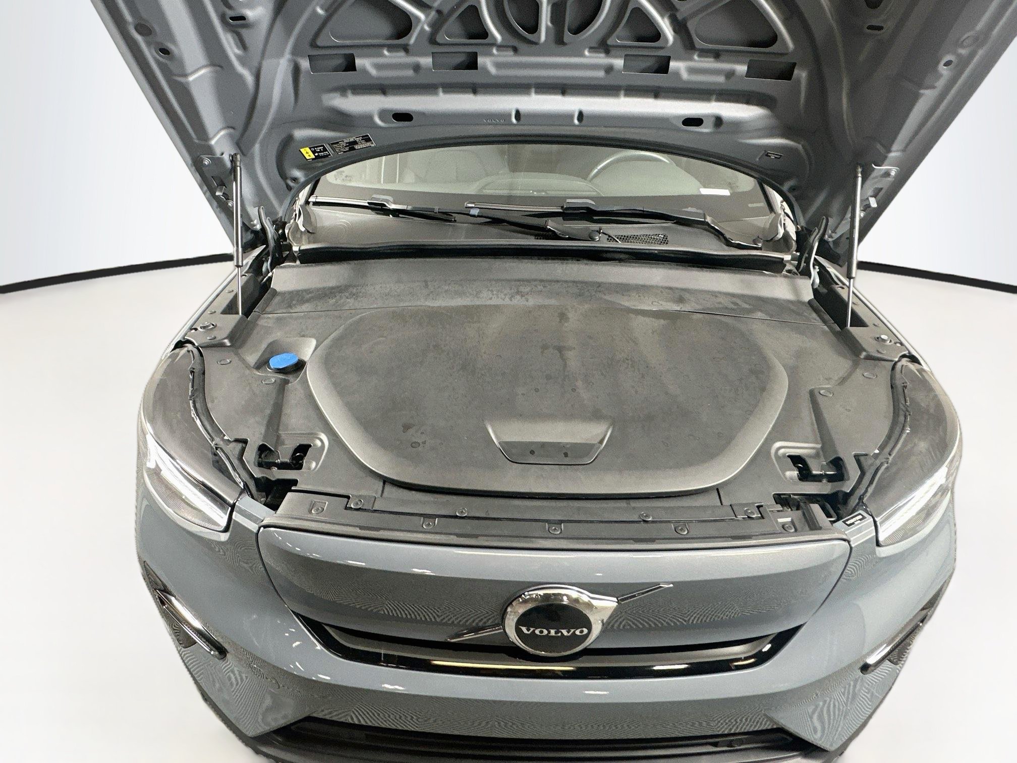 Used 2023 Volvo C40 Recharge Core w/ Protection Package Premier AWD/4WD image 32