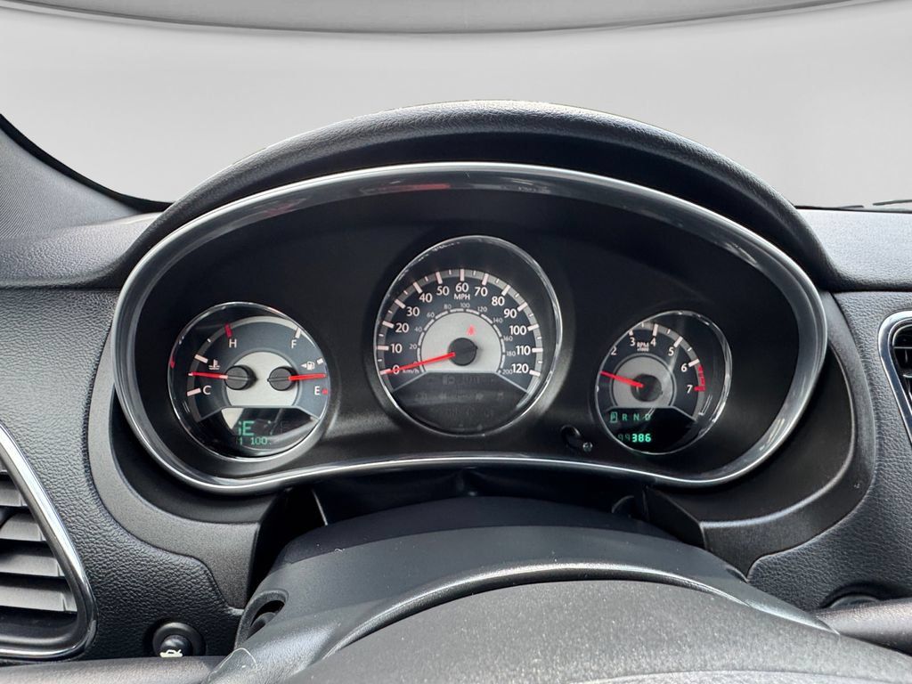 Used 2013 Chrysler 200 Touring FWD image 13