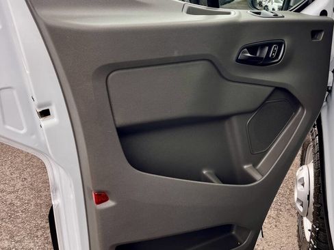 Used 2023 Ford Transit 250 Medium Roof AWD image 15
