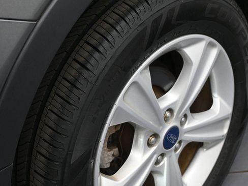 Used 2016 Ford Escape SE FWD image 14