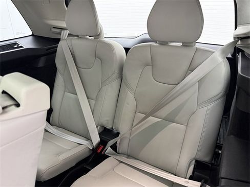 Certified 2024 Volvo XC90 T8 Ultimate w/ Protection Package Premier image 28