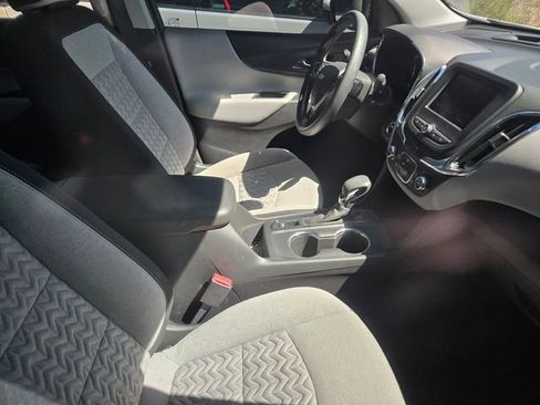 Used 2023 Chevrolet Equinox LS w/ LS Convenience Package FWD image 3