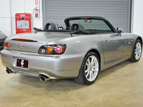 Used 2005 Honda S2000 image 18