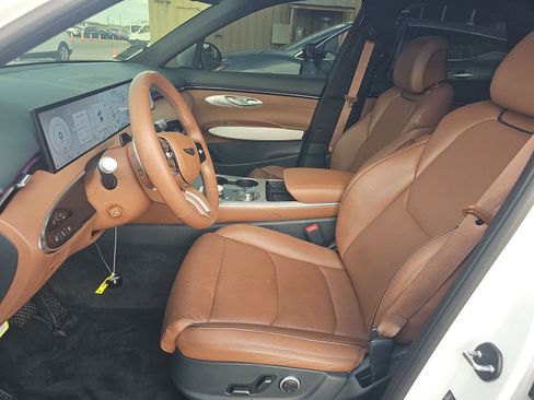 Used 2026 Genesis GV70 2.5T Advanced image 14