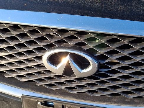 Used 2018 INFINITI Q50 Luxe w/ Essential Package (3.0T Luxe) AWD/4WD image 8