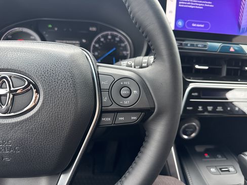 Used 2024 Toyota Venza XLE AWD/4WD image 20