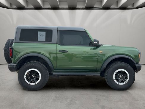 Used 2023 Ford Bronco Badlands image 6